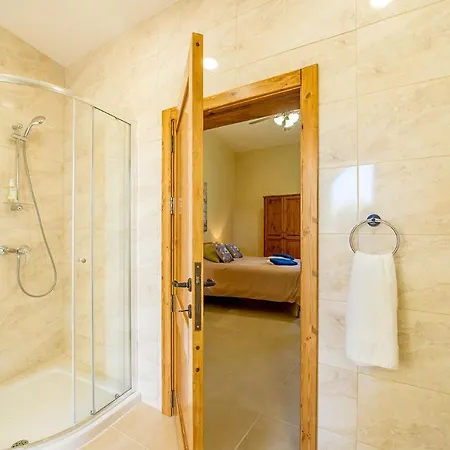 The Harbour * Għajnsielem