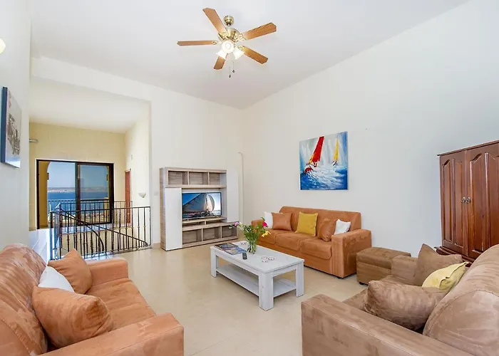 The Harbour Għajnsielem