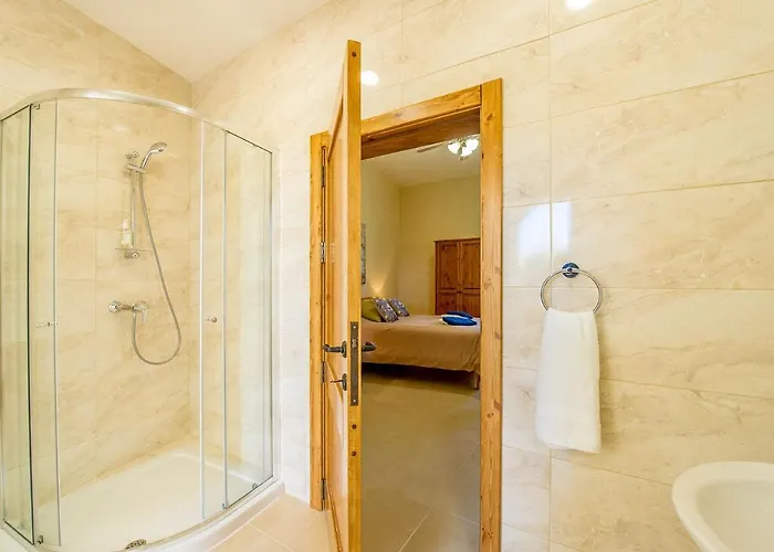 The Harbour * Għajnsielem